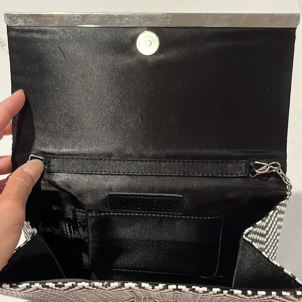 Forever 21 wallet on chain - Picture 3 of 6